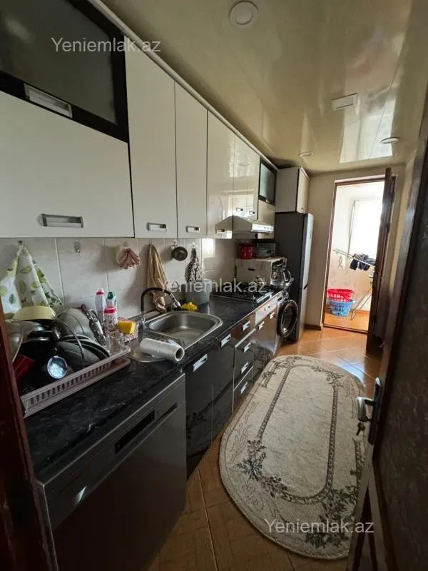 Satılır 3 otaqlı köhnə tikili 90 m²
