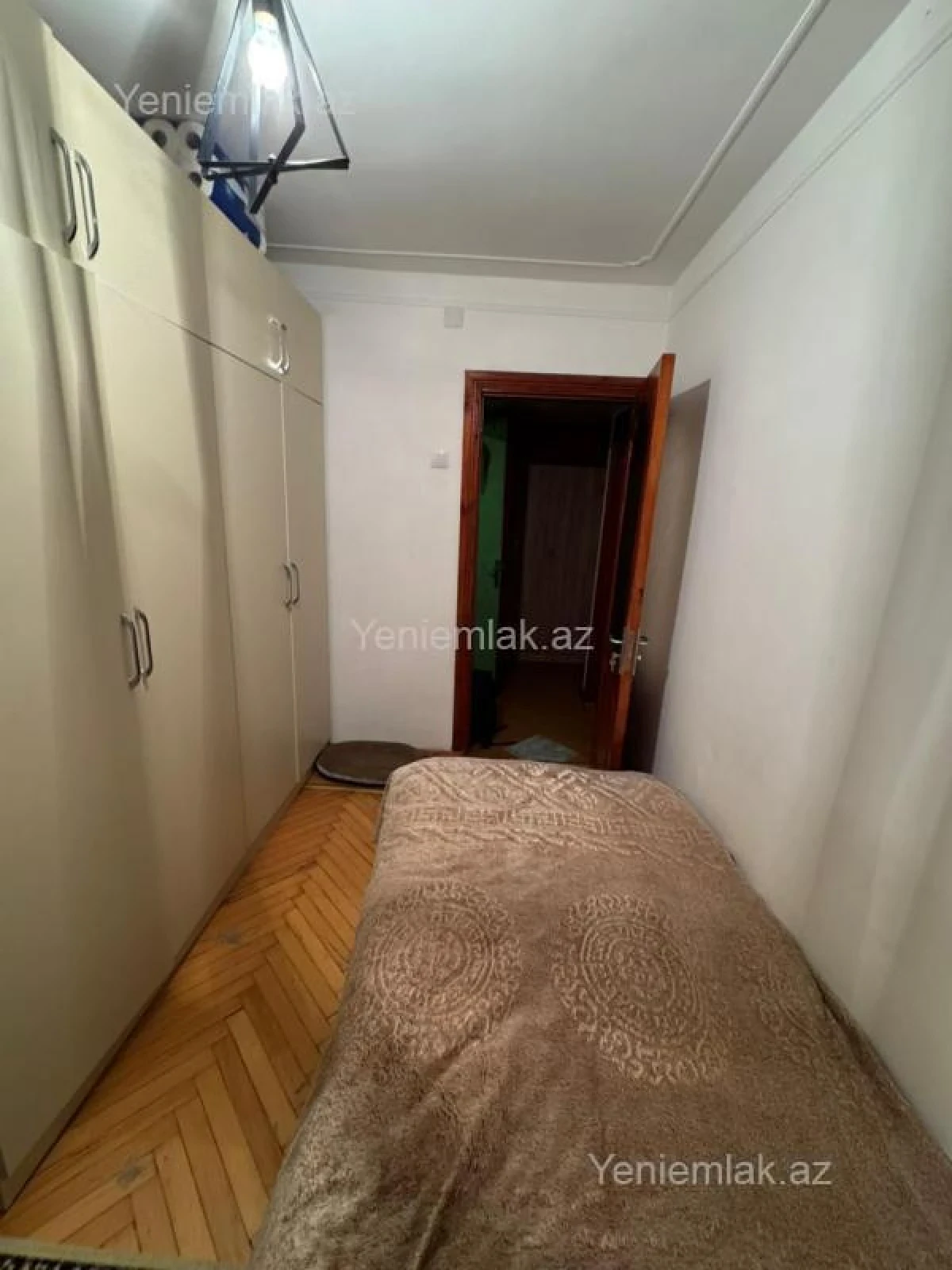 Satılır 3 otaqlı köhnə tikili 90 m²