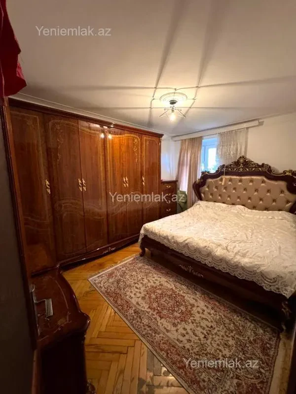 Satılır 3 otaqlı köhnə tikili 90 m²