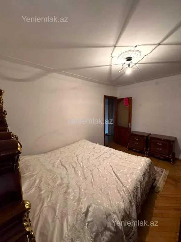 Satılır 3 otaqlı köhnə tikili 90 m²