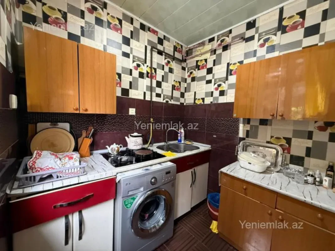 Satılır 2 otaqlı köhnə tikili 50 m²