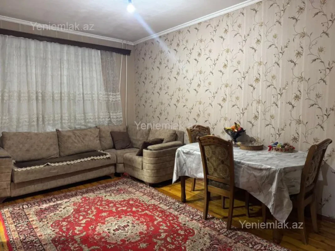 Satılır 2 otaqlı köhnə tikili 55 m²