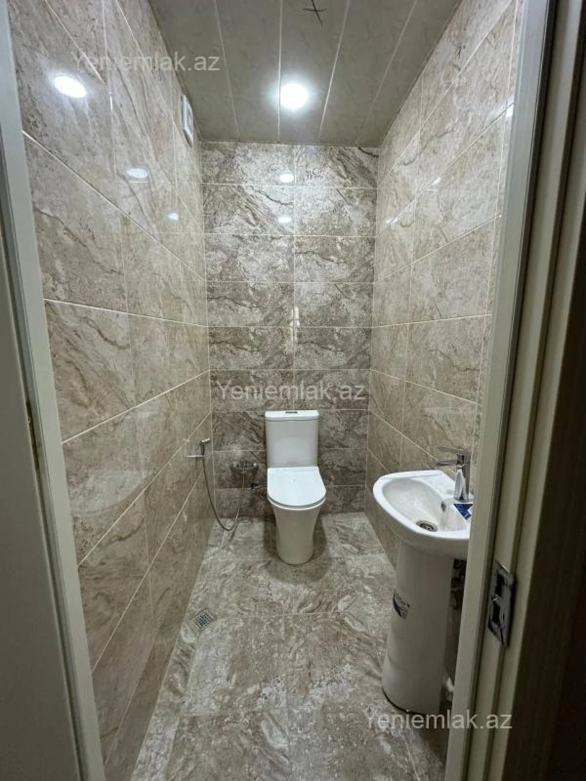 Satılır 3 otaqlı yeni tikili 120 m²