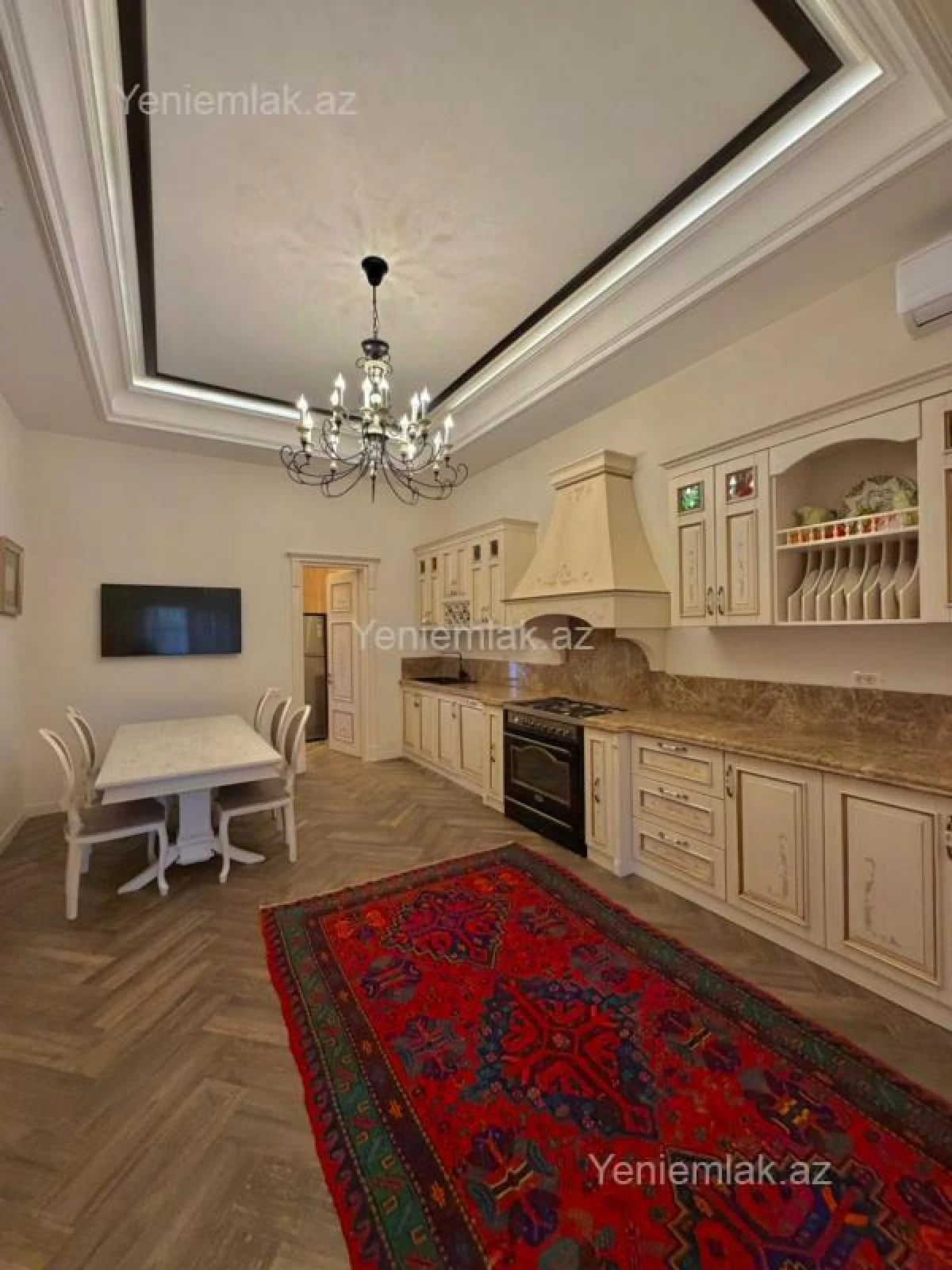 Satılır 5 otaqlı həyət evi 420 m²
