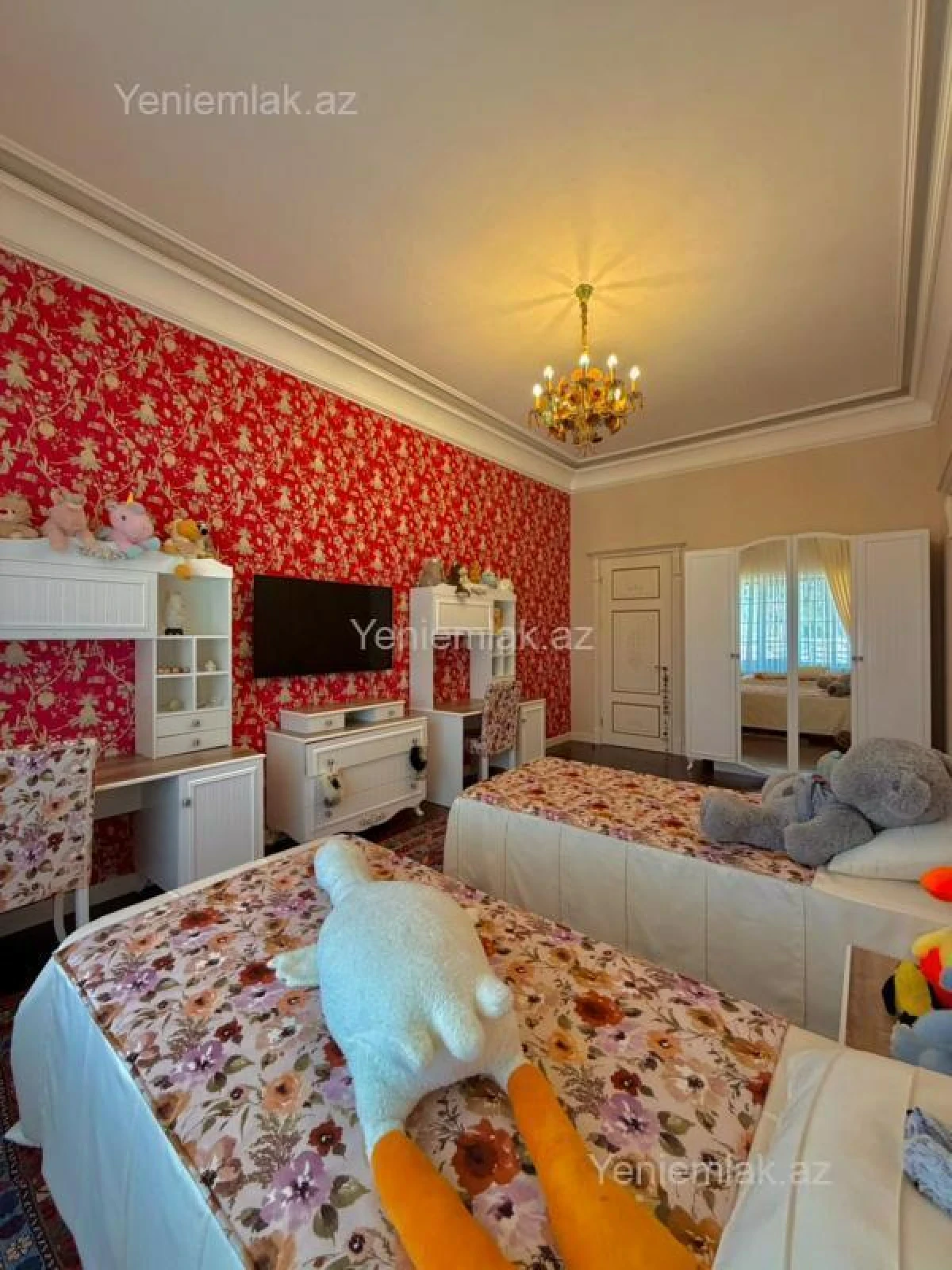 Satılır 5 otaqlı həyət evi 420 m²