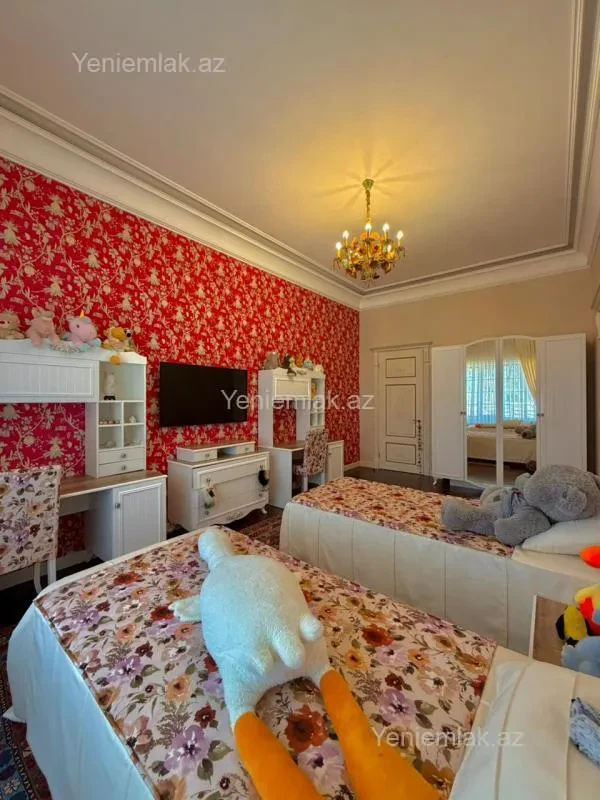 Satılır 5 otaqlı həyət evi 420 m²
