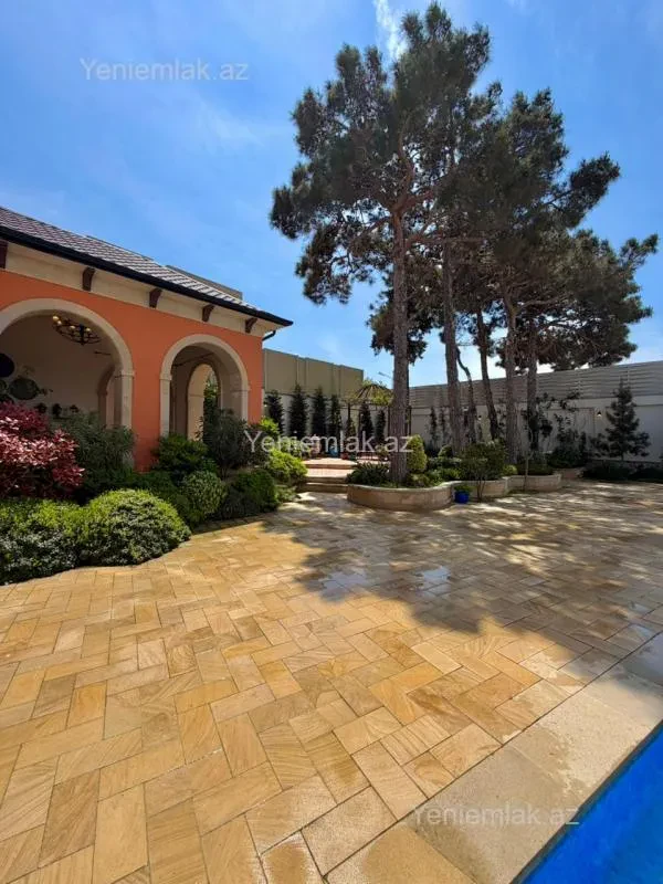 Satılır 5 otaqlı həyət evi 420 m²