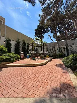 Satılır 5 otaqlı həyət evi 420 m²