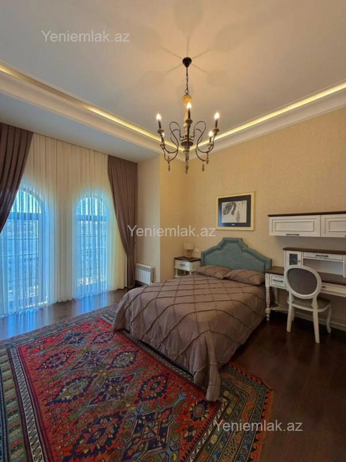Satılır 5 otaqlı həyət evi 420 m²