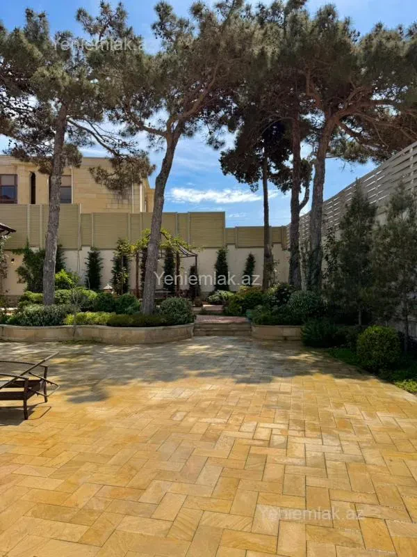 Satılır 5 otaqlı həyət evi 420 m²