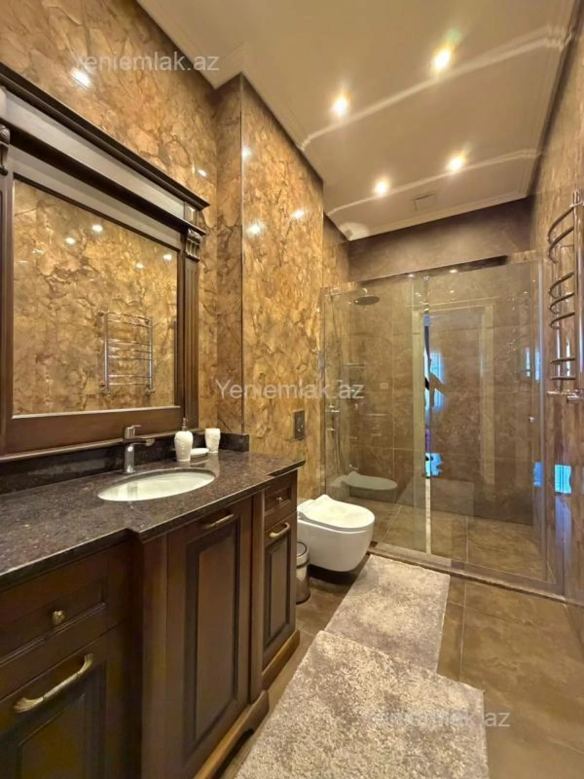 Satılır 5 otaqlı həyət evi 420 m²