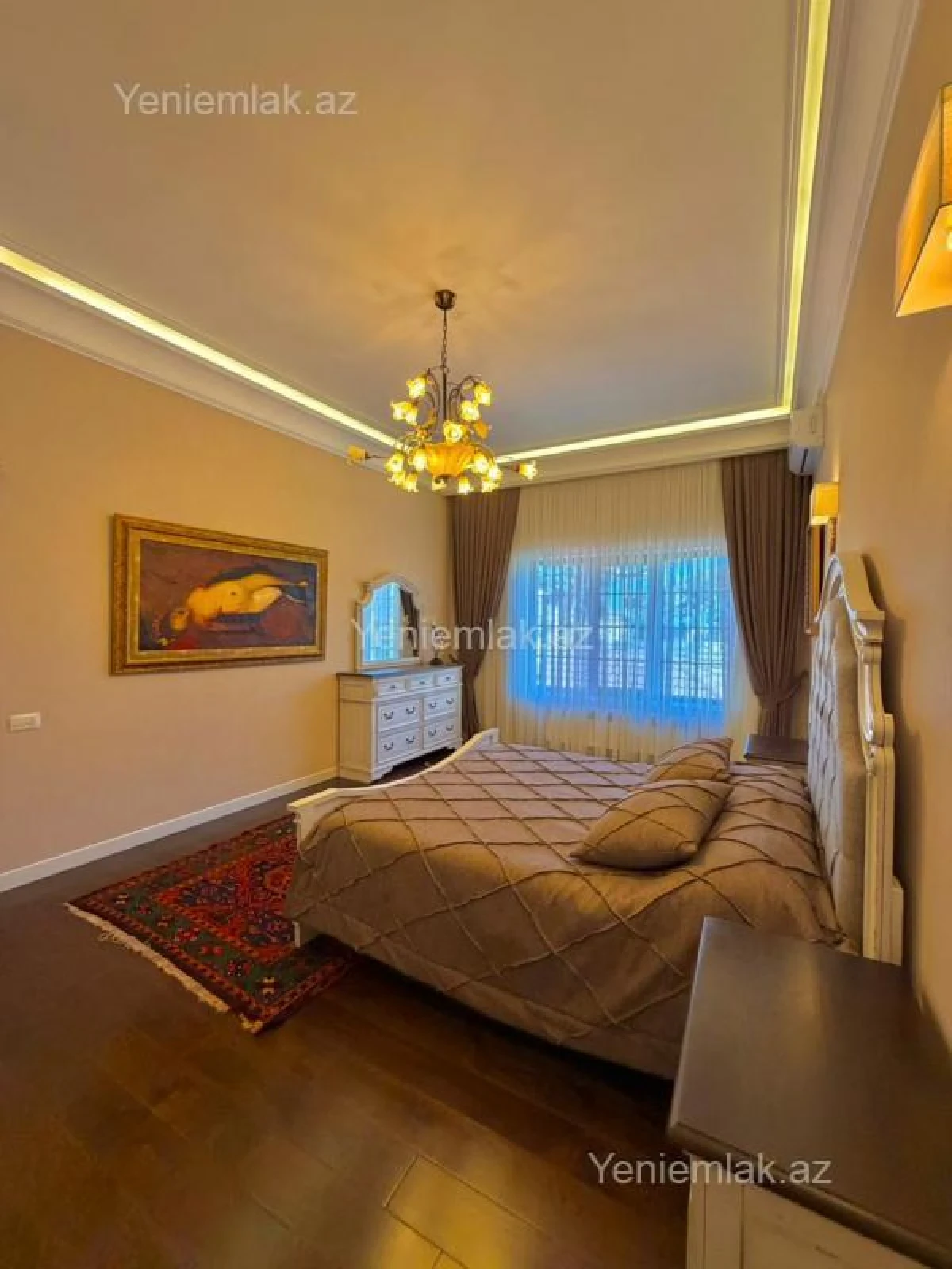 Satılır 5 otaqlı həyət evi 420 m²