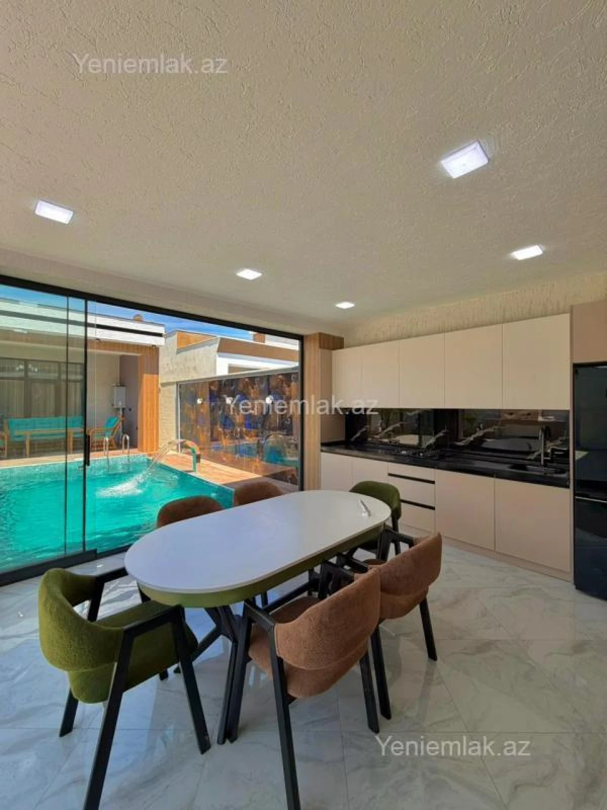 Satılır 4 otaqlı həyət evi 175 m²