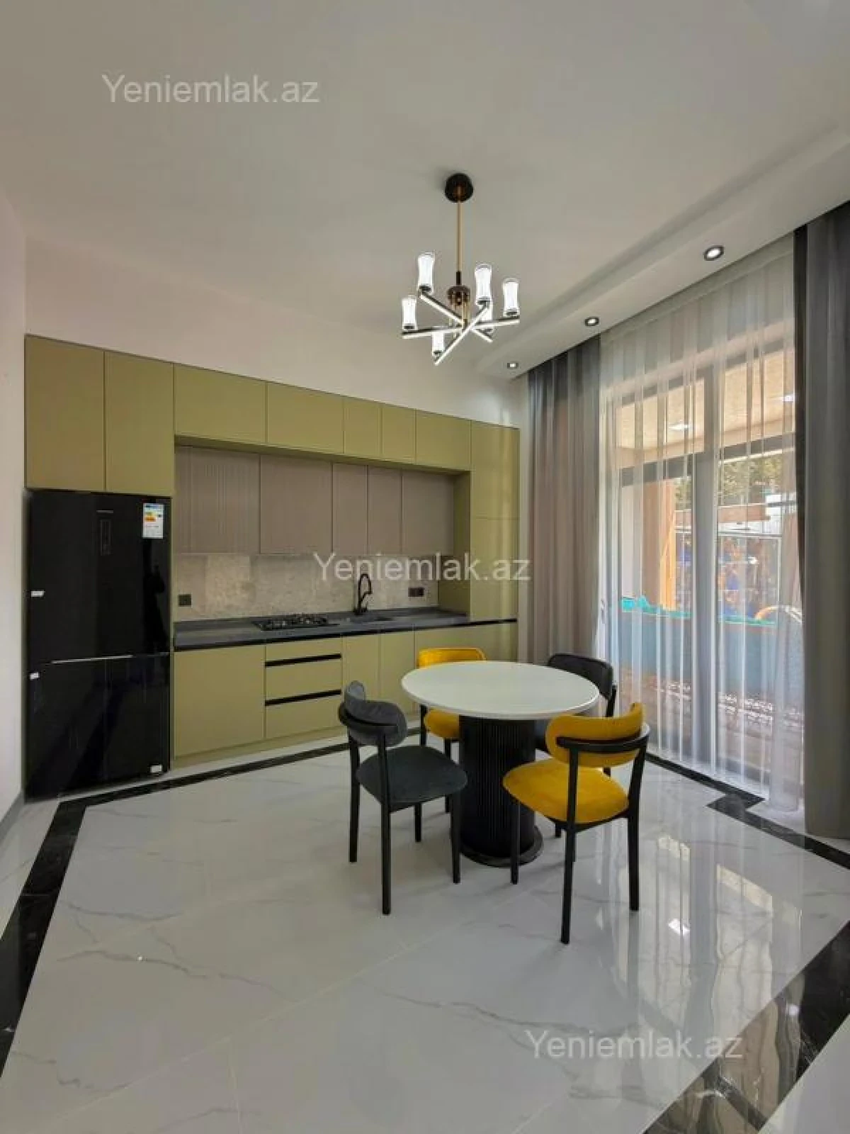 Satılır 4 otaqlı həyət evi 175 m²