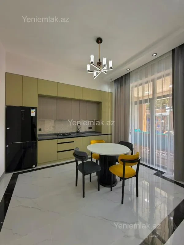 Satılır 4 otaqlı həyət evi 175 m²