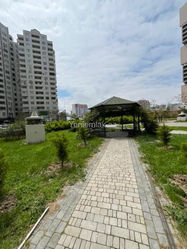 Satılır 3 otaqlı yeni tikili 200 m²