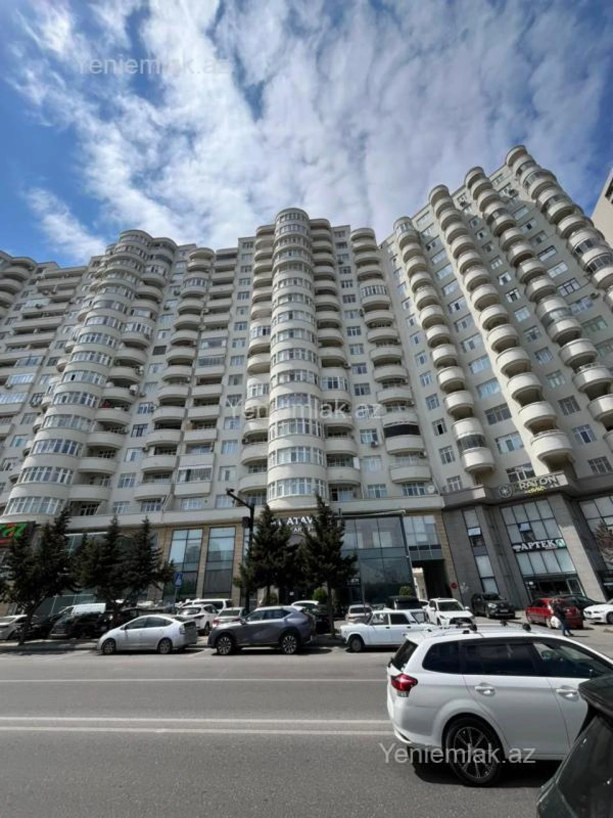 Satılır 3 otaqlı yeni tikili 200 m²