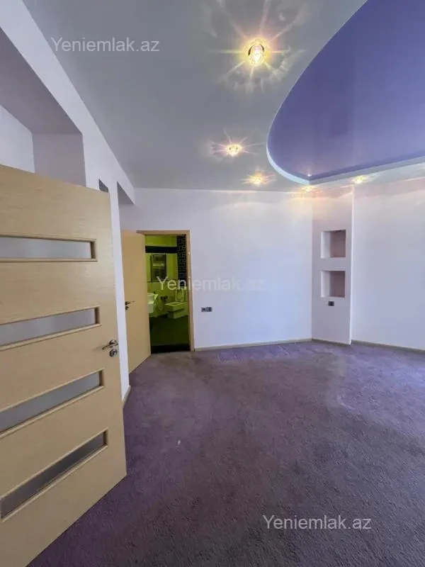 Satılır 3 otaqlı yeni tikili 200 m²