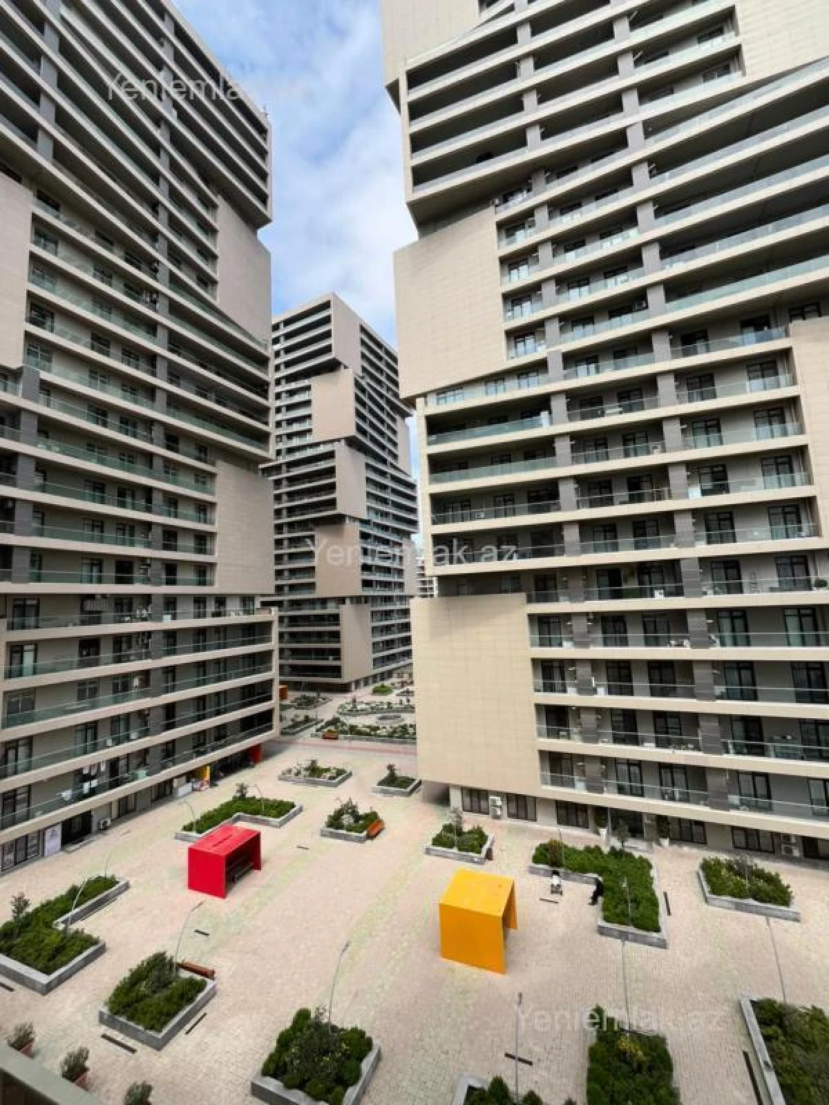 Satılır 3 otaqlı yeni tikili 200 m²