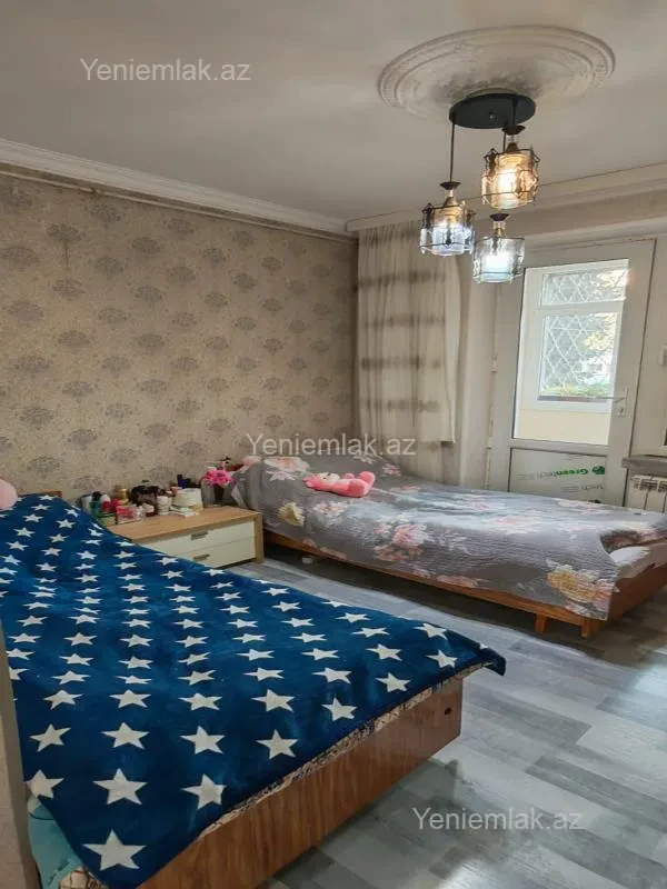 Satılır 3 otaqlı köhnə tikili 70 m²