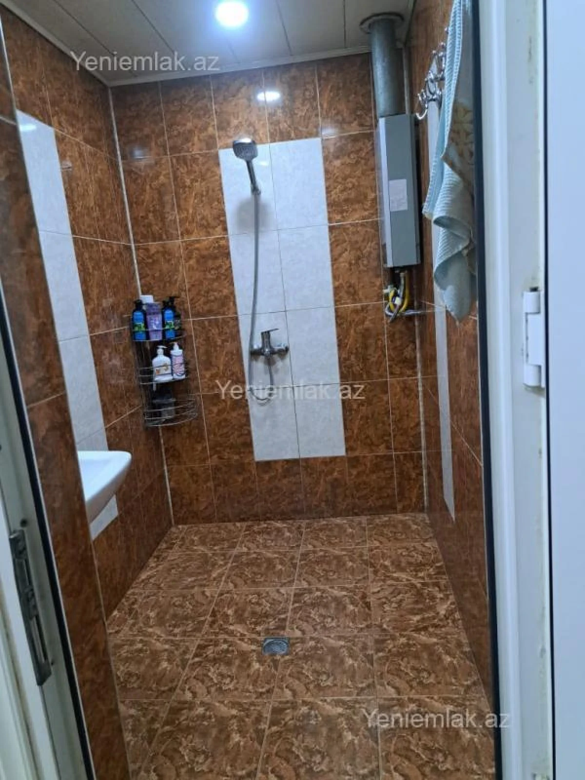 Satılır 3 otaqlı köhnə tikili 75 m²