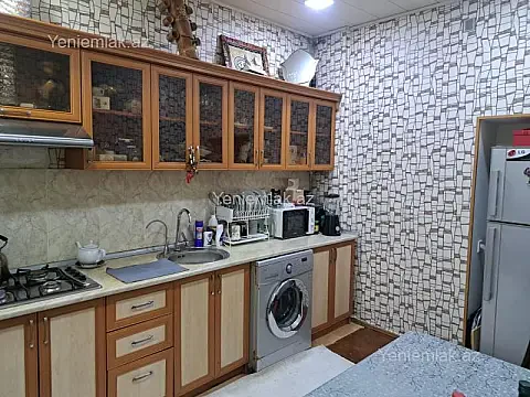Satılır 3 otaqlı köhnə tikili 75 m²