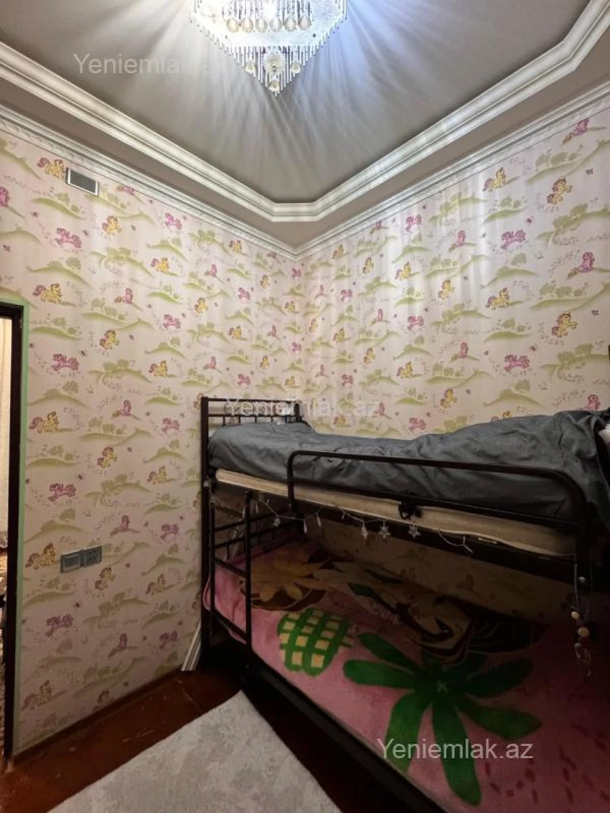 Satılır 3 otaqlı köhnə tikili 75 m²