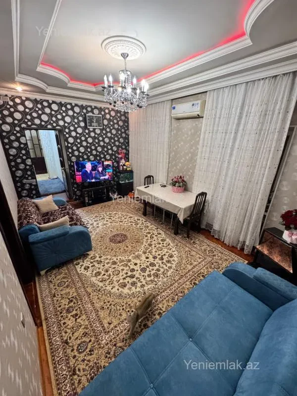 Satılır 3 otaqlı köhnə tikili 75 m²