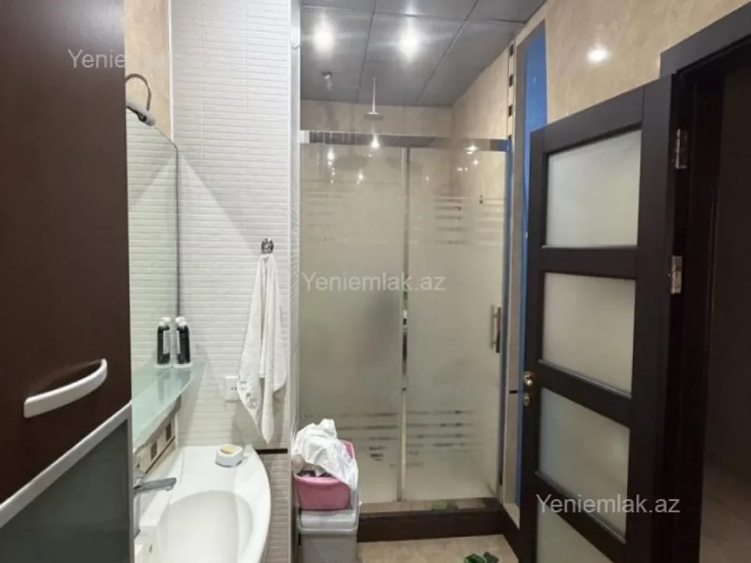 Satılır 4 otaqlı yeni tikili 215 m²