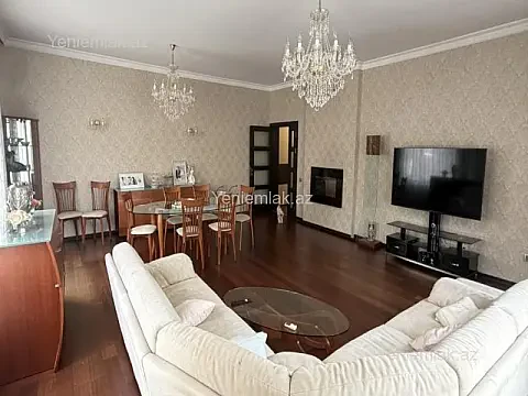 Satılır 4 otaqlı yeni tikili 215 m²