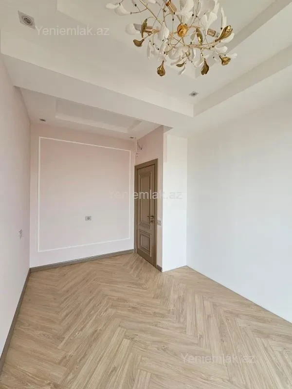 Satılır 4 otaqlı yeni tikili 130 m²