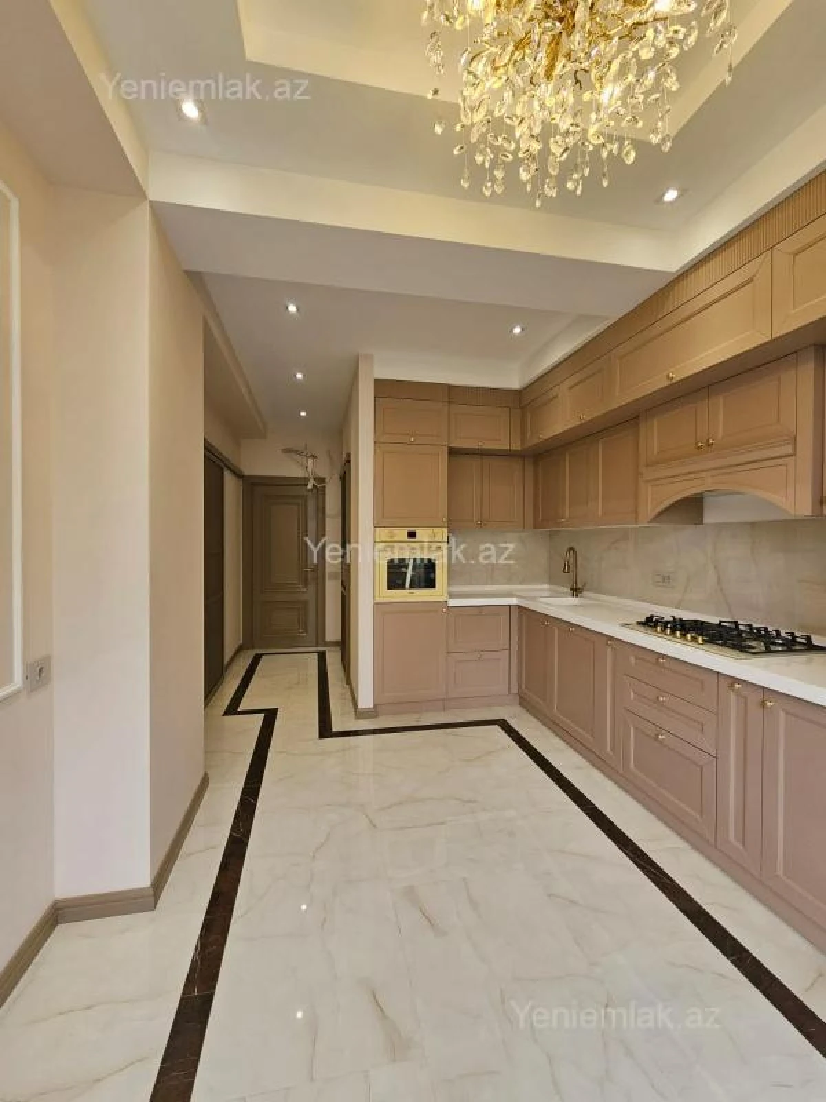 Satılır 4 otaqlı yeni tikili 130 m²