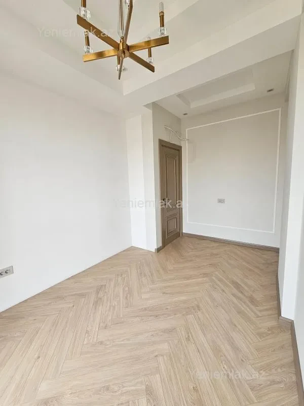 Satılır 4 otaqlı yeni tikili 130 m²