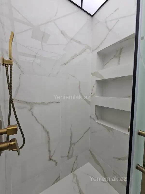Satılır 4 otaqlı yeni tikili 130 m²
