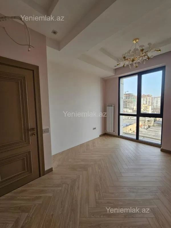Satılır 4 otaqlı yeni tikili 130 m²