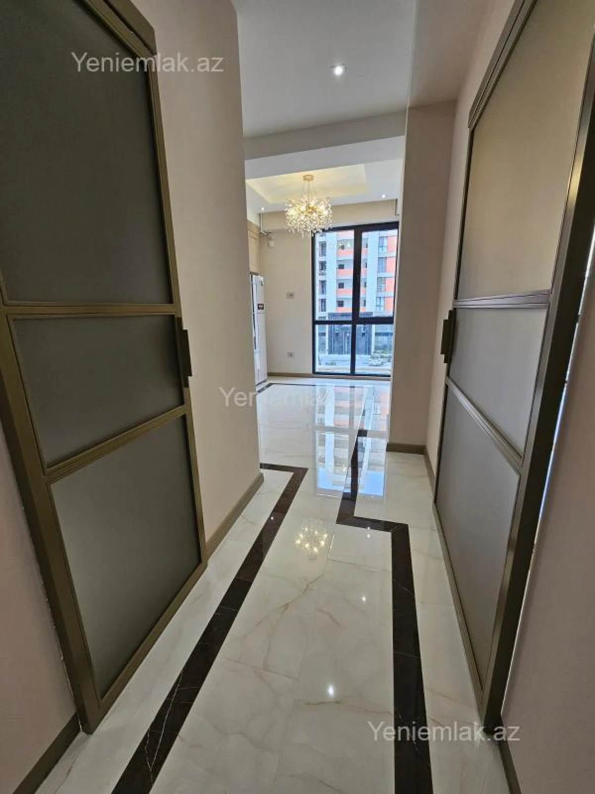 Satılır 4 otaqlı yeni tikili 130 m²