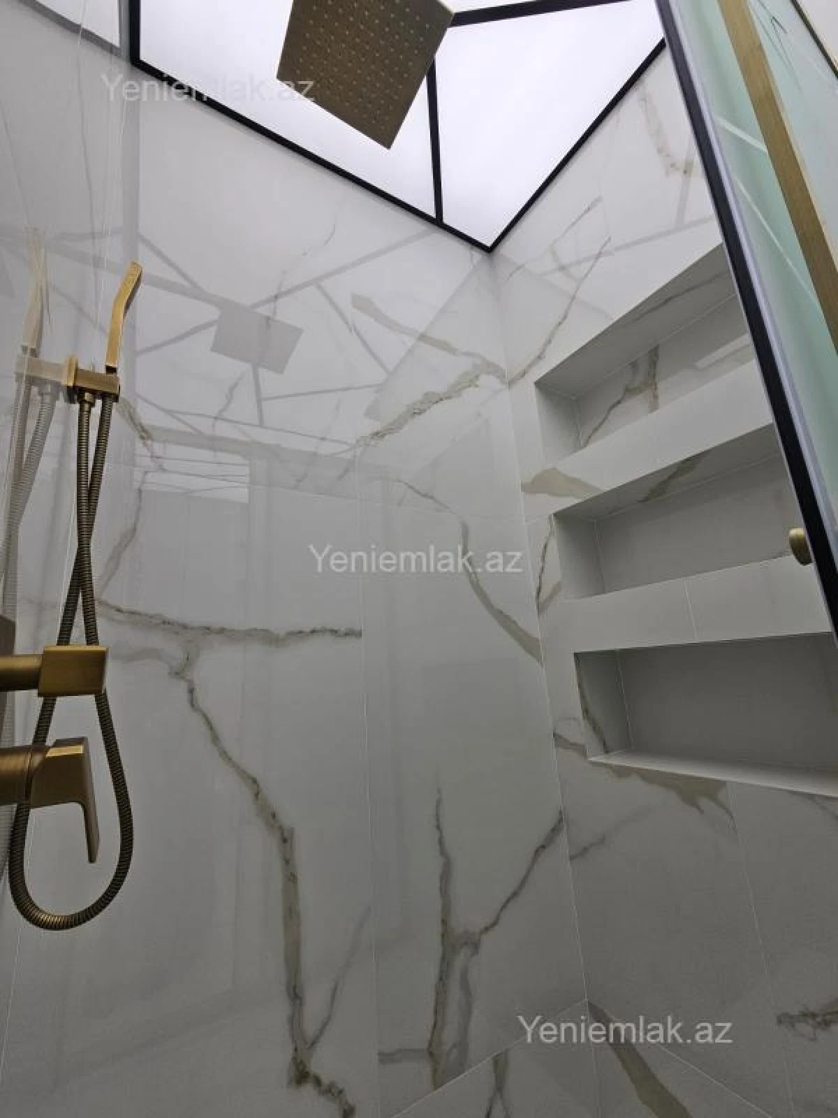 Satılır 4 otaqlı yeni tikili 130 m²