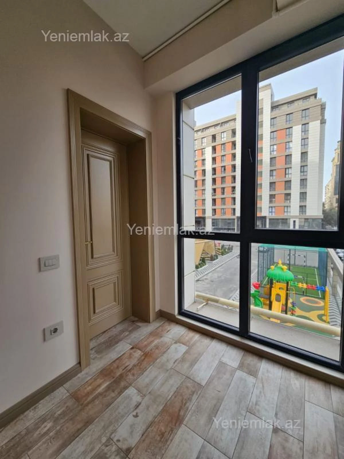Satılır 4 otaqlı yeni tikili 130 m²