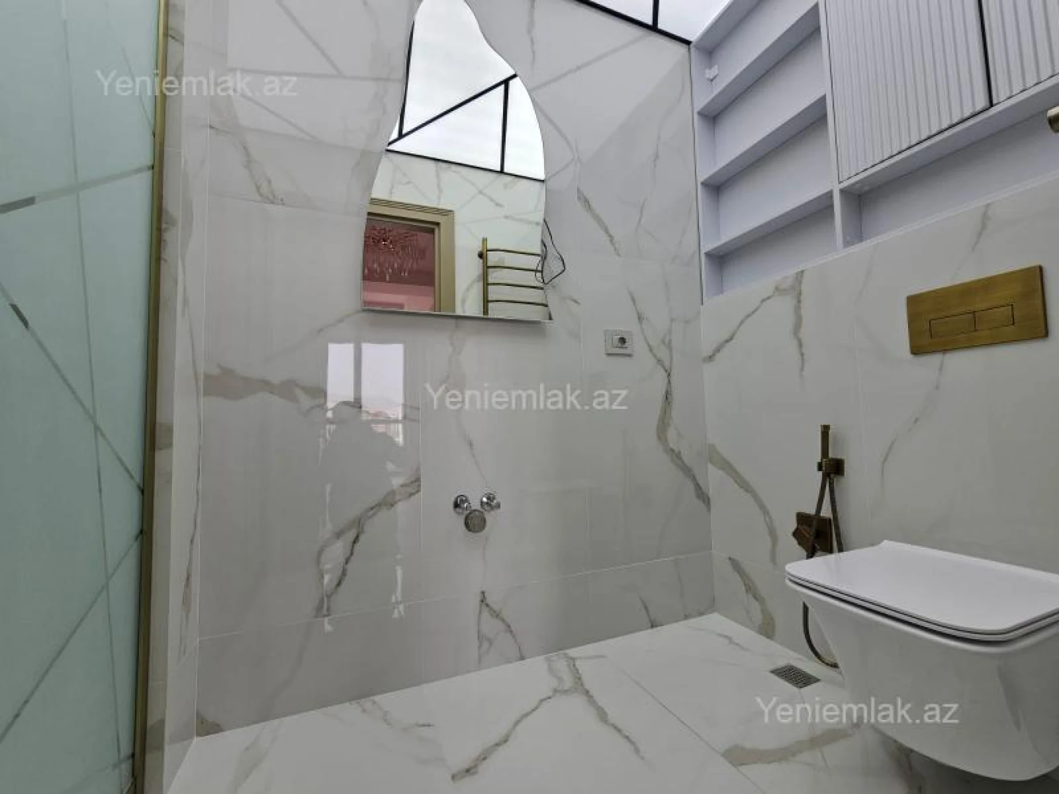 Satılır 4 otaqlı yeni tikili 130 m²
