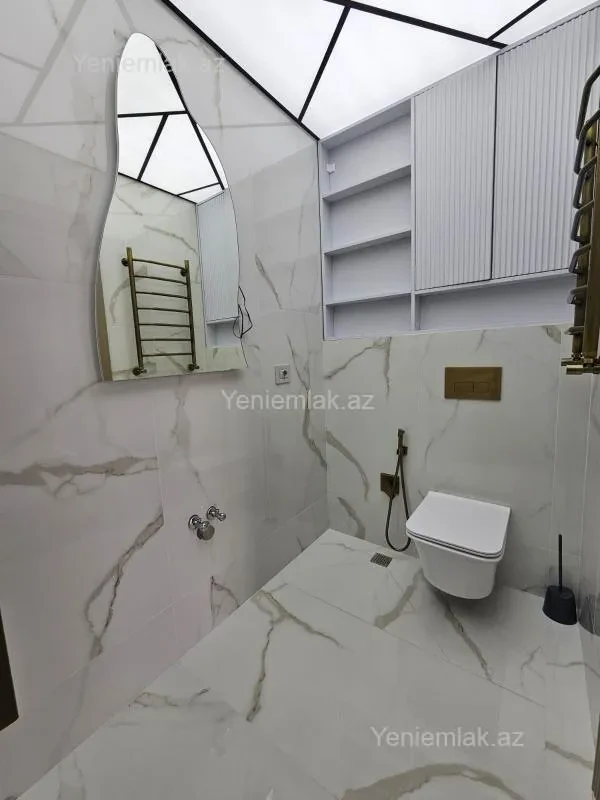 Satılır 4 otaqlı yeni tikili 130 m²