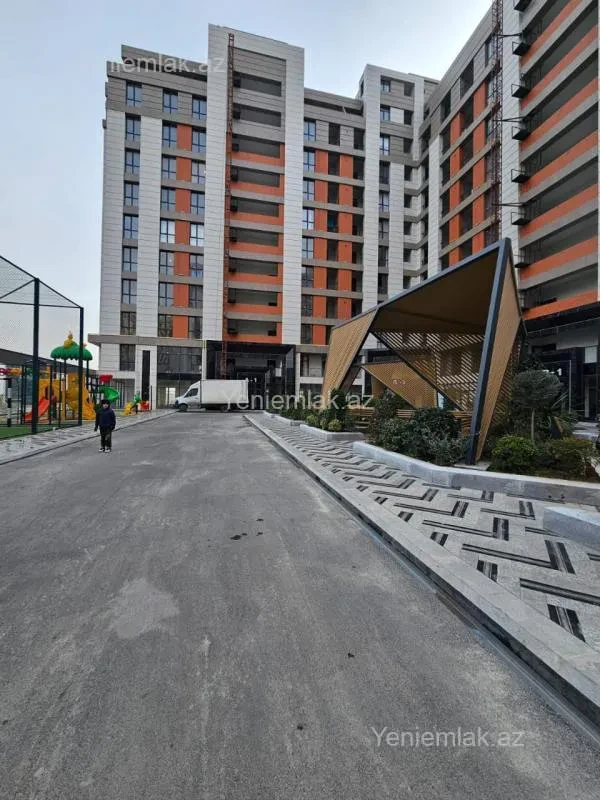 Satılır 4 otaqlı yeni tikili 130 m²