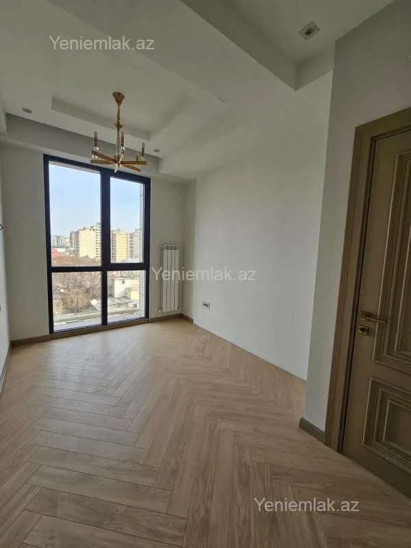 Satılır 4 otaqlı yeni tikili 130 m²