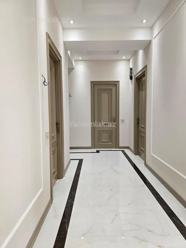 Satılır 4 otaqlı yeni tikili 130 m²