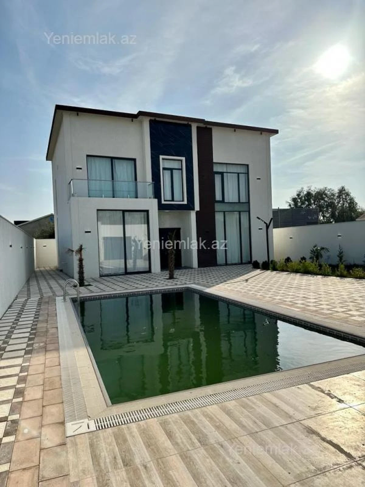 Satılır 6 otaqlı həyət evi 370 m²