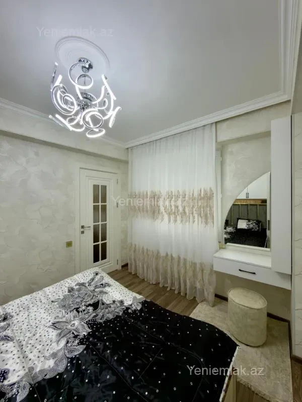 Satılır 3 otaqlı yeni tikili 85 m²