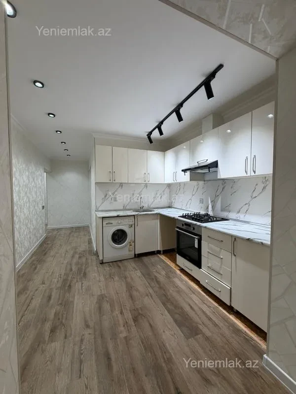 Satılır 2 otaqlı köhnə tikili 65 m²