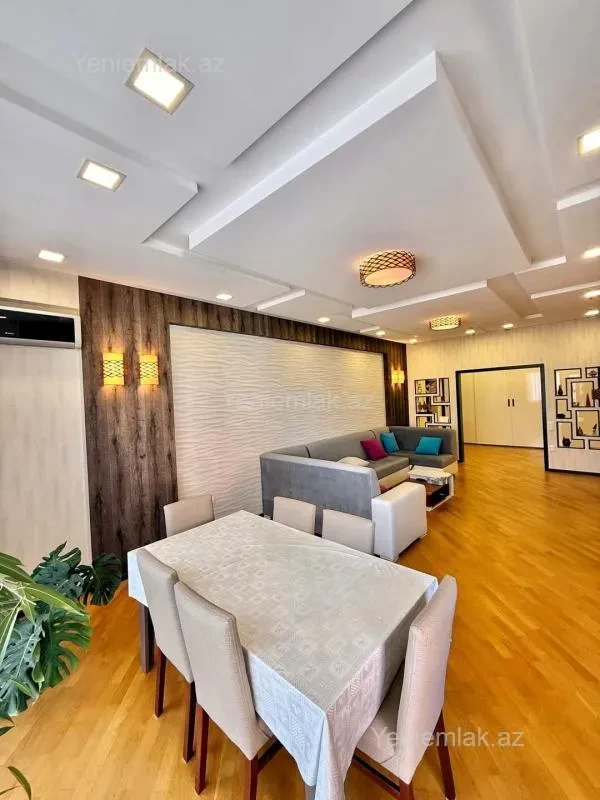 Satılır 3 otaqlı yeni tikili 160 m²