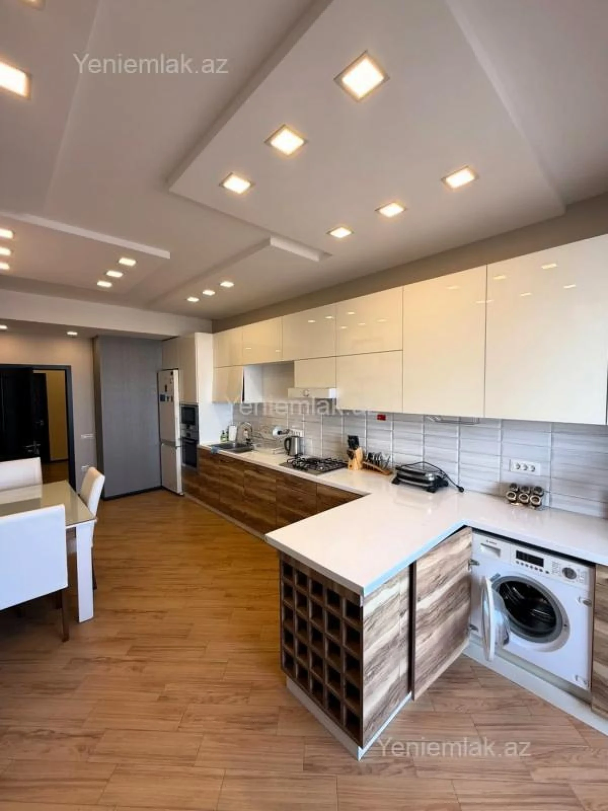 Satılır 3 otaqlı yeni tikili 160 m²
