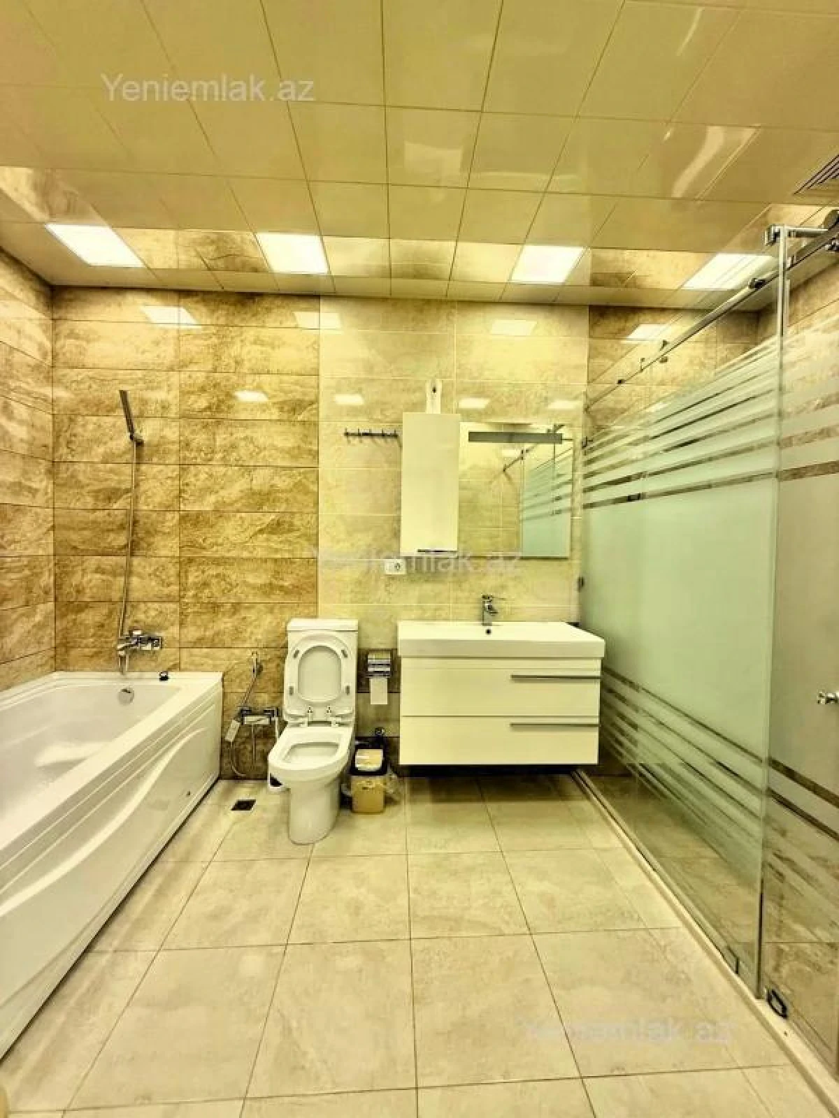 Satılır 3 otaqlı yeni tikili 160 m²