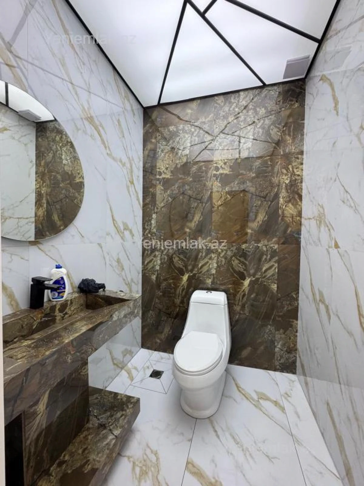 Satılır 3 otaqlı yeni tikili 135 m²